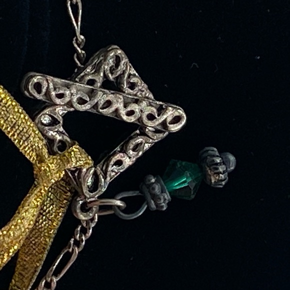 Keep it simple necklace with green accent - Picture 3 of 5